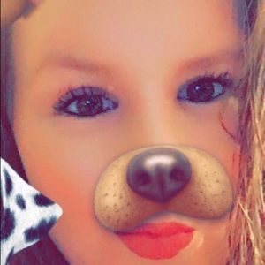 Meet your Posher, Caitlin